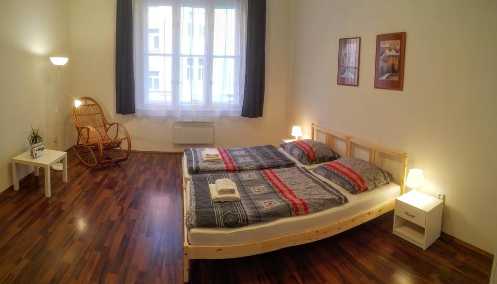 Jezerka Apartments Прага Екстер'єр фото