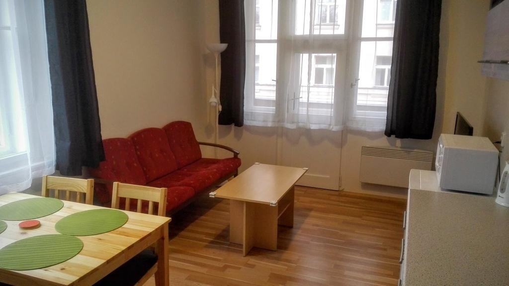 Jezerka Apartments Прага Екстер'єр фото