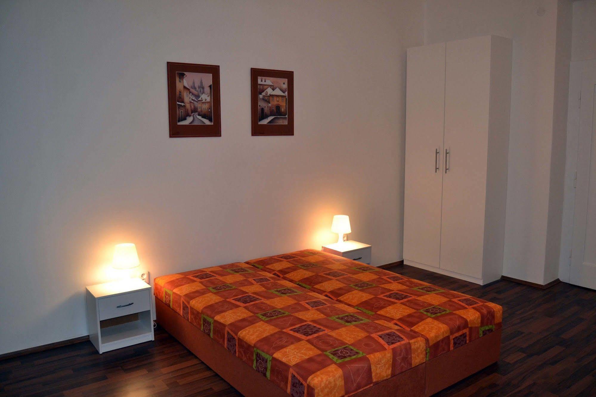 Jezerka Apartments Прага Екстер'єр фото